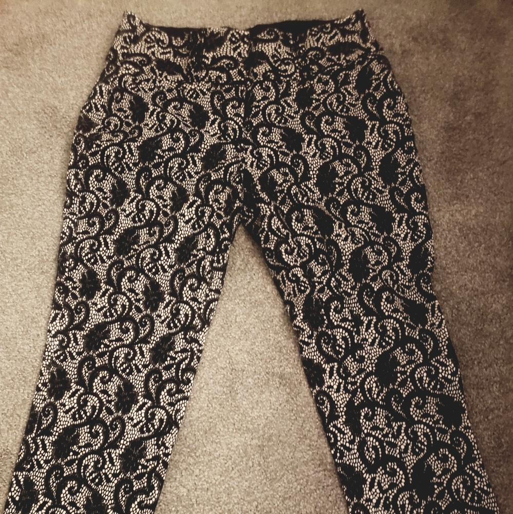 Candie's "Marilyn" Ankle Pants